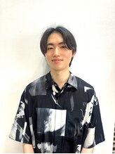 山根 諒介