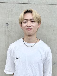 山根 諒介