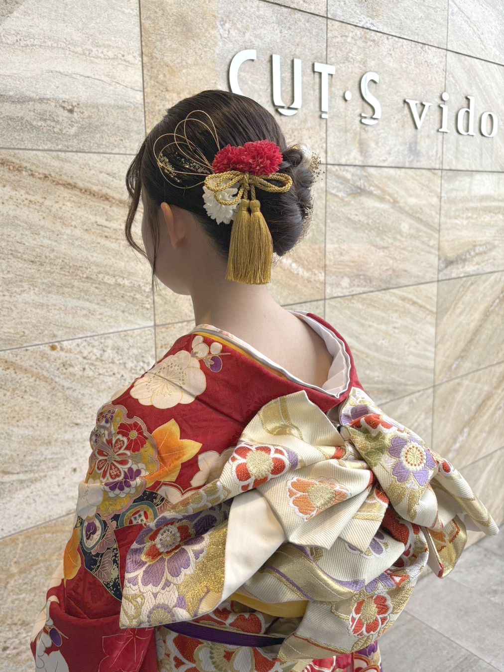 成人式ヘアセット タイトシニヨン